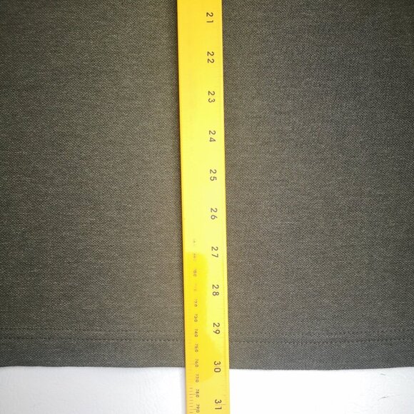 NWT Van Heusen Men's Size Large Green Beret 2 Button Closure Long Sleeves Polo - Picture 11 of 11